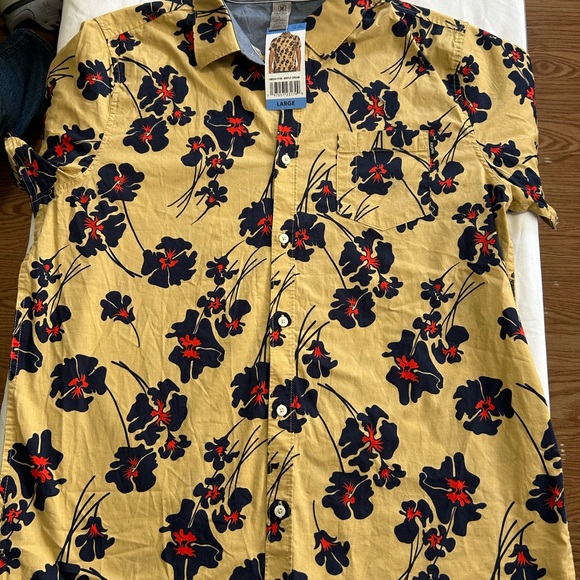 Hurley Men's Casual Button Down Shirt - Yellow with Black and Red Floral - Picture 3 of 3